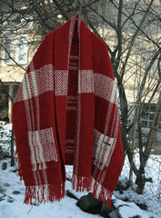 crveni ogrtac od vune